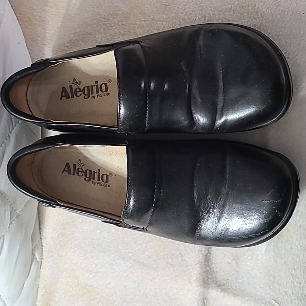 Alegria low profile clogs